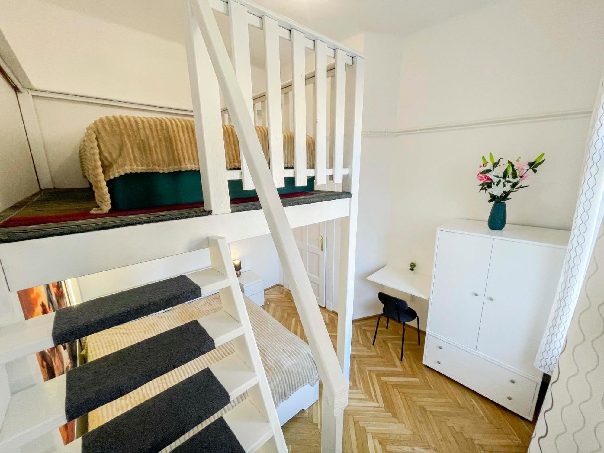 W25 Spacious 3br Free Parking Budapest