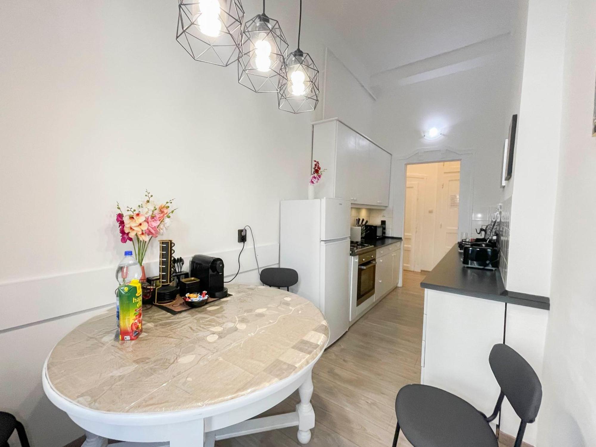 W25 Spacious 3br Free Parking Apartment Budapest