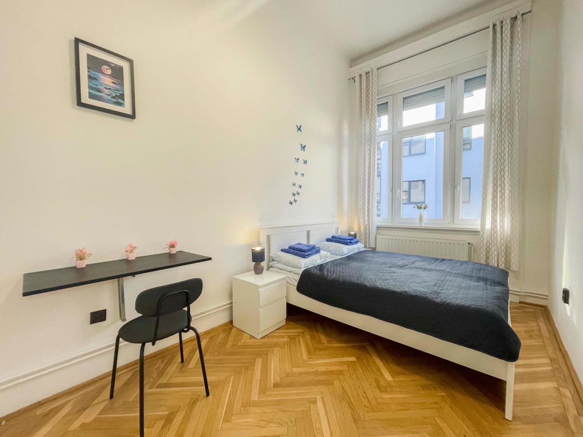 W25 Spacious 3br Free Parking Apartment *