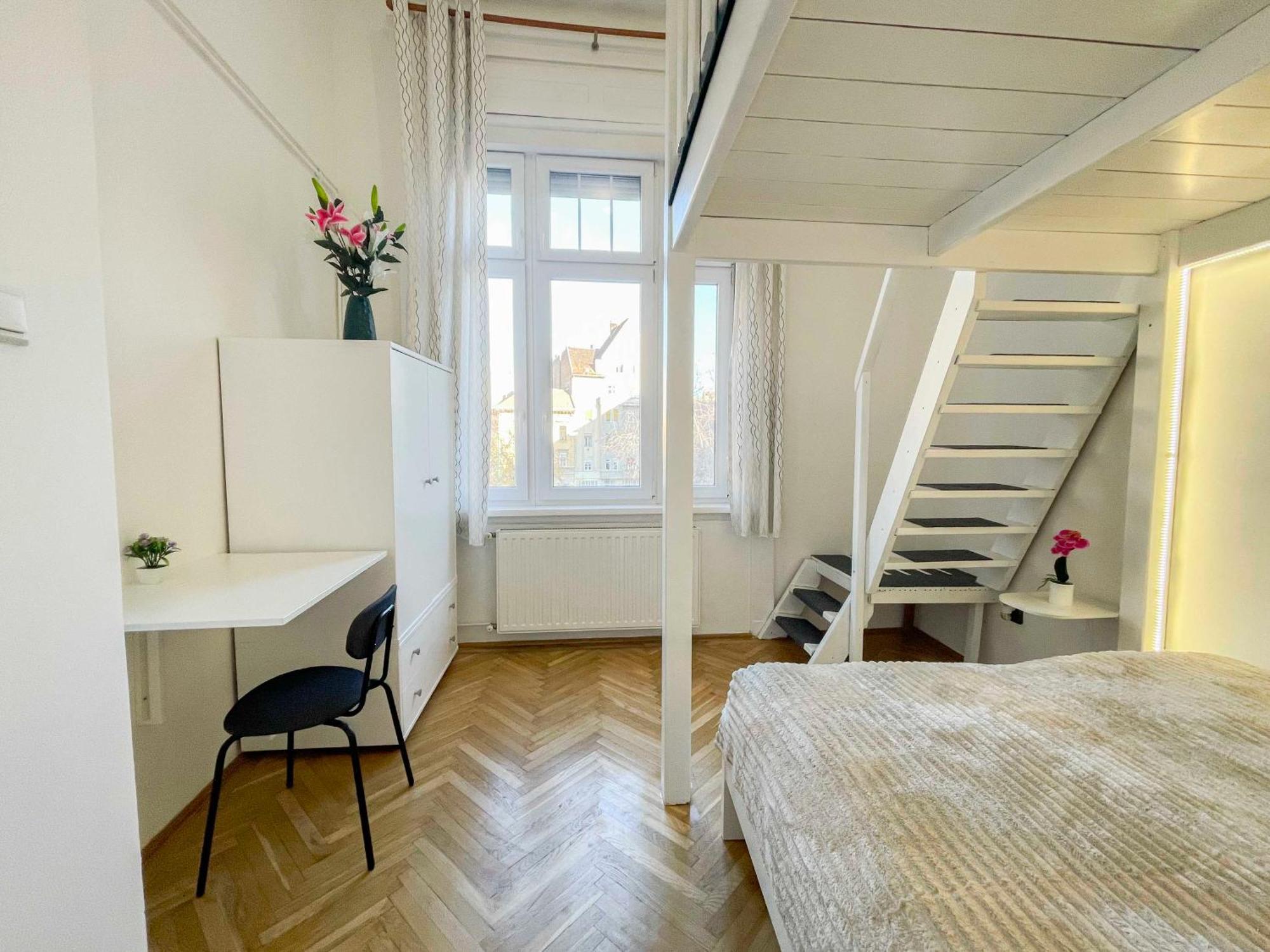 W25 Spacious 3br Free Parking Budapest