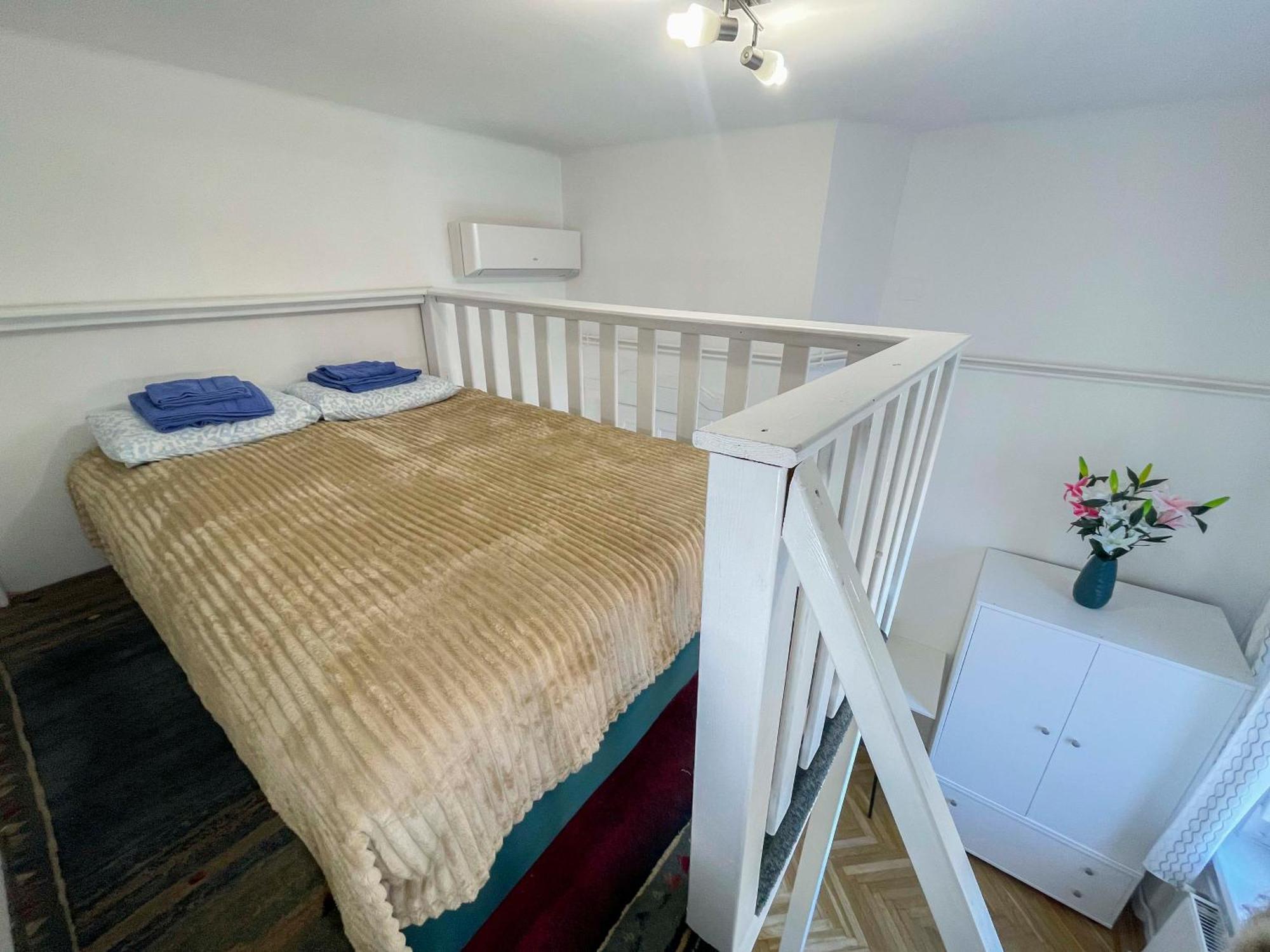 W25 Spacious 3br Free Parking